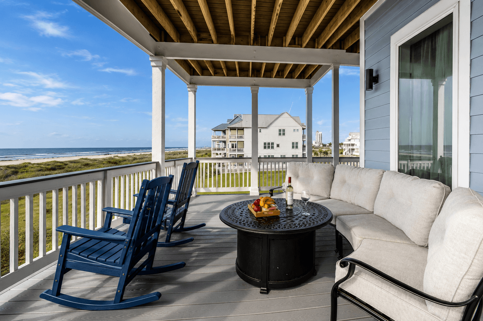 Grand Beach Retreat 14