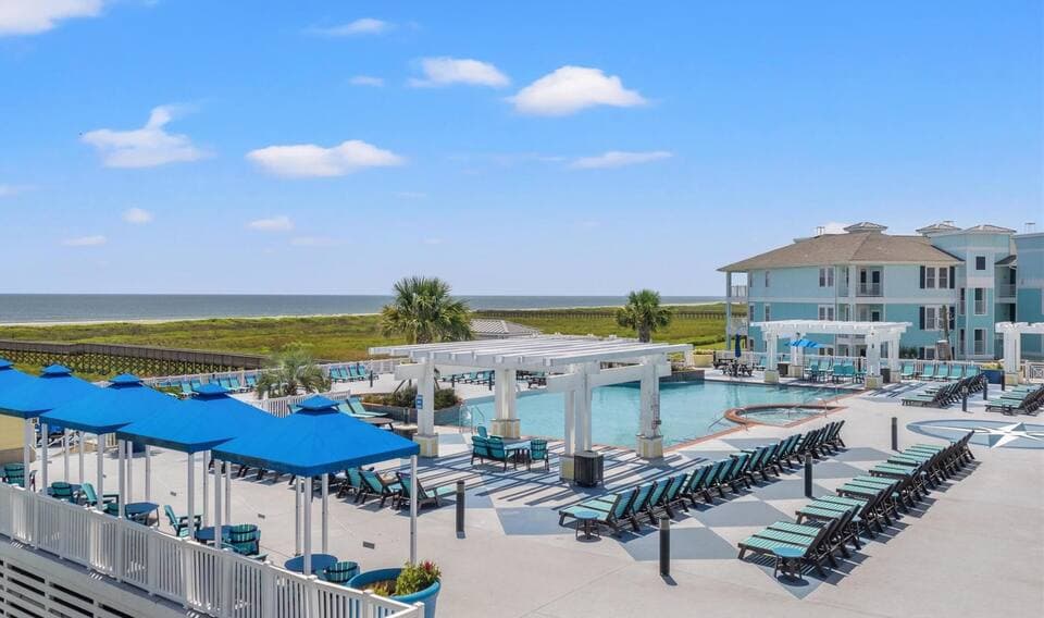 Top-Floor Condo at Pointe West 28
