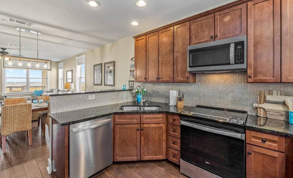 Top-Floor Condo at Pointe West 6