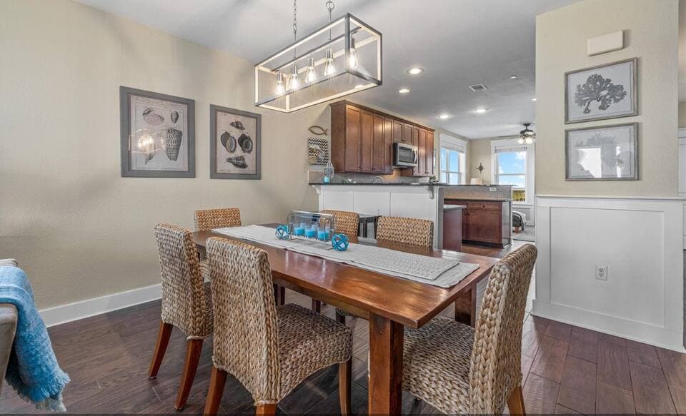 Top-Floor Condo at Pointe West 8