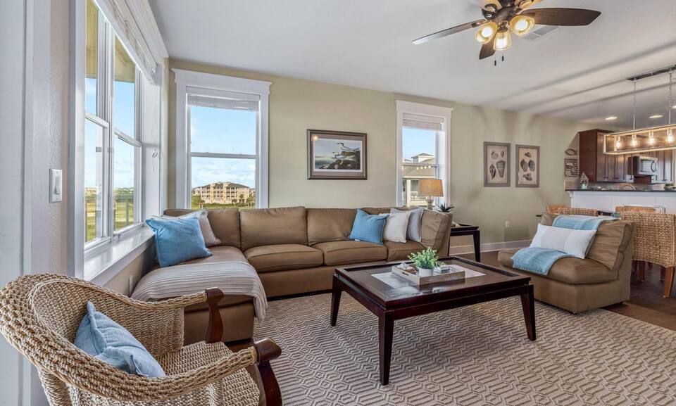 Top-Floor Pointe West — Karas Vacation Rentals home in Galveston, Texas